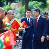 [Ảnh] Thủ tướng Lê Minh Hưng dâng hoa tại Tượng Chủ tịch Hồ Chí Minh ở New Delhi 