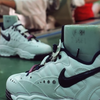 Việt Nam hiện là trung tâm sản xuất lớn trên toàn cầu của hãng giày Nike (Mỹ).