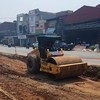 Thi công nền đường tại Dự án cải tạo, mở rộng Quốc lộ 2.