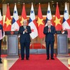 Tổng Bí thư, Chủ tịch nước Tô Lâm và Tổng thống Panama José Raúl Mulino chứng kiến lễ trao các văn kiện hợp tác giữa hai nước. Ảnh: Đức Thanh. 