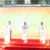 Phó Bí thư Thành ủy Hà Nội Nguyễn Văn Phong cùng các đại biểu bấm nút khởi công Dự án Xây dựng Trung tâm Công nghiệp văn hóa. Ảnh: Thanh Hải
