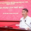 Phó Chủ tịch UBND TP. Hà Nội Nguyễn Xuân Lưu trình bày báo cáo. Ảnh: Quang Thái