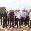 Phó Thủ tướng Chính phủ Lê Tiến Châu và lãnh đạo tỉnh Quảng Trị kiểm tra tiến độ Dự án Trường Chính trị Lê Duẩn. Ảnh: Tiến Nhất