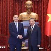 Tổng Bí thư, Chủ tịch nước Tô Lâm tiếp Đặc phái viên Tổng thống Azerbaijan Elchin Amirbayov. (Ảnh: Thống Nhất/TTXVN)
