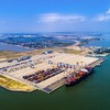 Một góc cảng và luồng Lạch Huyện - Hải Phòng.