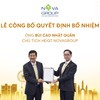 Ông Bùi Thành Nhơn – Chủ tịch HĐQT Nova Holding, Nhà sáng lập NovaGroup, Novaland Group trao quyết định bổ nhiệm vị trí Chủ tịch HĐQT NovaGroup cho ông Bùi Cao Nhật Quân.