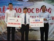 Báo Đầu tư trao học bổng tại Phú Yên