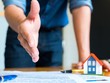 Hạ lãi suất tiền gửi chỉ có tác động gián tiếp tới địa ốc