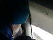 Mẹ để con trai 6 tuổi lái ôtô 130 km/h
