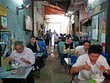 Quán bún thịt nướng hơn nửa thế kỷ dưới gầm chung cư Sài Gòn
