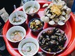 Quán ốc hơn 2 thập kỷ ở Hà Nội: Khách phải gọi món bằng tay