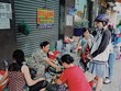 Quán hơn 20 năm ở vỉa hè Sài Gòn bán 10 nồi súp cua mỗi ngày