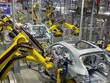 Ô tô Đức về Việt Nam giảm giá 30%: Dằn tiền chờ xe sang