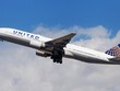 Mỹ: Máy bay United Airlines hạ cánh khẩn cấp do cháy động cơ