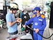 Giá xăng giảm hơn 700 đồng/lít từ 15h chiều nay (14/2)