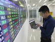 Đầu tư chứng khoán lúc này: Cẩn trọng và tiết kiệm