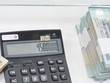 Nhà băng “thắt lưng buộc bụng” để hỗ trợ khách hàng