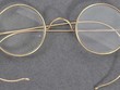 Kính của Mahatma Gandhi đấu giá được 340.000 USD
