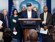 Ông Trump cuối cùng đã chịu xét nghiệm Covid-19, Mỹ cấm luôn nhập cảnh từ Anh và Ireland
