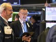 Sau gáo nước lạnh, ông Trump lại làm giới đầu tư ấm lòng