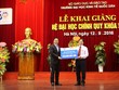 Trao tặng học bổng “Bảo Việt – Niềm tin thắp sáng Tương lai” cho tân sinh viên