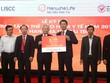 Năm 2018 Hanwha Life Việt Nam sẽ trao tặng 8.149 thẻ bảo hiểm y tế