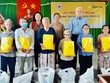 Sun Life Việt Nam trao quà cho 2.000 hộ gia đình bị ảnh hưởng bởi Covid-19