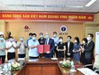 AIA Việt Nam hỗ trợ tài chính tới lực lượng y tế được chẩn đoán dương tính với SARS-CoV-2