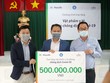 Manulife Việt Nam đóng góp gần 3,5 tỷ đồng vật phẩm y tế cho tuyến đầu chống dịch