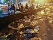 'Biển' rác ở trung tâm Sài Gòn sau màn pháo hoa đêm giao thừa
