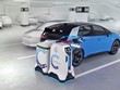 Robot có thể tự động tìm và chạy đến sạc điện cho ô tô
