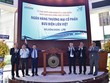 Ngân hàng chuyển sàn, mũi tên trúng nhiều đích