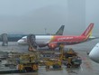 Xe đầu kéo va chạm với ô tô trong đường công vụ sân bay Nội Bài
