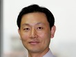 Yun Hang Jin Giám đốc Khối thị trường mới nổi Công ty Korea Investment & Securities (Hàn Quốc)