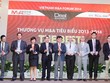 Ông Nguyễn Văn Phúc, Phó chủ nhiệm Ủy ban Kinh tế của Quốc hội trao giải cho các thương vụ M&A tiêu biểu 2013-2014