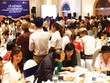 Khách hàng chen lấn tìm hiểu Dự án Vinhomes Nguyễn Chí Thanh