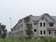 Hạ tầng không đầy đủ, thiếu đồng bộ và diện tích lớn khiến đất nền dự án ế khách, bị bỏ hoang.
ảnh:: Hoài Nam