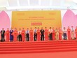 Đại diện nhà đầu tư và đại biểu cắt băng khánh thành Nhà máy Tôn Hoa Sen Nghệ An tại KCN Nam Cấm