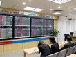Giá tham chiếu của cổ phiếu KDC giảm 20.000 đồng/CP do trả cổ tức đã ảnh hưởng lớn đến chỉ số chứng khoán