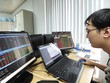 Với hoạt động mua, bán cổ phiếu trên sàn, các doanh nghiệp niêm yết/đăng ký giao dịch luôn được coi là NĐT trong nước