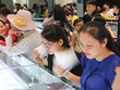 Người dân chen nhau mua vàng ngày Vía Thần tài