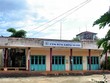 Sân bay Nà Sản nằm trên quốc lộ 6, cách thành phố Sơn La khoảng 20 km về phía Nam. Năm 2004, sân bay tạm đóng cửa để nâng cấp song đến nay vẫn chưa hoạt động lại.
