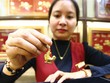 Giá vàng hiện đang ở mức rất cao là một trong những nguyên nhân khiến người dân không quá mặn mà