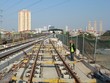 Thi công lắp đặt ray trên tuyến đường sắt Cát Linh - Hà Đông