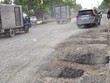 Đường Trần Văn Giàu mới đưa vào sử dụng từ cuối năm 2015 đã xuống cấp nghiêm trọng