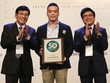 Đại diện Masan nhận chứng nhận Top 50 doanh nghiệp niêm yết tốt nhất từ Forbes Việt Nam.