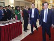 Như thường lệ, Bộ trưởng Bộ Tài chính Đinh Tiến Dũng đến khai trương phiên giao dịch đầu tiên năm 2018 tại HNX, mở ra hy vọng TTCK sẽ vững bước và hiệu quả
