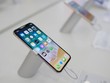 iPhone X chính hãng giảm giá 2 triệu đồng trong dịp lễ 30/4. Ảnh: Xuân Tiến.