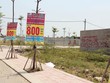 Cảnh rao bán đất nền lại diễn ra nhộn nhịp tại quận 9. Ảnh: Việt Dũng