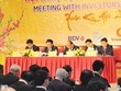 Các đồng chí: Nguyễn Xuân Phúc - Ủy viên Bộ Chính trị, Thủ tướng Chính phủ; Vương Đình Huệ - Ủy viên Bộ Chính trị, Phó Thủ tướng Chính phủ; Nguyễn Chí Dũng - Bộ trưởng Bộ Kế hoạch và Đầu tư; Nguyễn Đắc Vinh - Ủy viên Trung ương Đảng, Bí thư Tỉnh ủy, Trưởng Đoàn ĐBQH tỉnh; Thái Thanh Quý - Ủy viên Dự khuyết Trung ương Đảng, Phó Bí thư Tỉnh ủy, Chủ tịch UBND tỉnh chủ trì hội nghị.